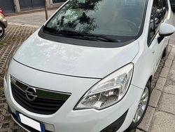 Bianco Usata 2011 Opel Meriva Monovolume | 4400 € (Molto cara)