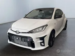 Nuova 2025 Toyota Yaris Tre volumi | 45.900 € (Super prezzo)