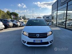 Bianco Usata 2013 Dacia Sandero Lauréate Due volumi | 8000 € (Cara)
