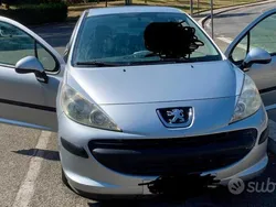 Usata 2007 Peugeot 207 Tre volumi | 1999 € (Super prezzo)