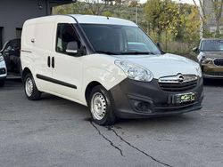 Bianco Usata 2017 Opel Combo Tre volumi | 5900 € (Buon prezzo)
