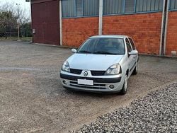 Argento Usata 2004 Renault Clio II Dynamique Tre volumi | 1650 € (Ottimo prezzo)