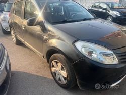 Grigio Usata 2011 Dacia Sandero Ambiance Tre volumi | 1500 € (Super prezzo)