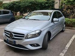 Grigio Usata 2015 Mercedes A150 Tre volumi | 12.999 €