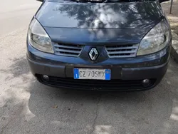 Usata 2006 Renault Mégane II Tre volumi | 2100 € (Buon prezzo)