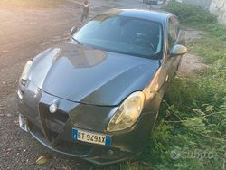 Usata 2013 Alfa Romeo Giulietta Tre volumi | 2200 € (Super prezzo)