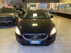 Nero Usata 2015 Volvo V40 Momentum Tre volumi | 9150 € (Ottimo prezzo)