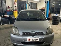 Grigio Usata 2000 Toyota Yaris Sol Due volumi | 2500 € (Buon prezzo)