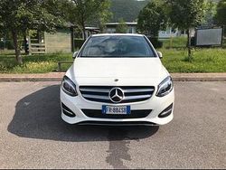 Bianco Usata 2018 Mercedes B180 Executive Monovolume | 14.990 €
