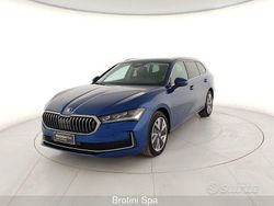Blu Nuova 2025 Skoda Superb Style Station wagon | 41.300 € (Buon prezzo)