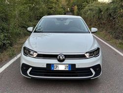 Bianco Usata 2023 VW Polo Life Tre volumi | 18.900 € (Buon prezzo)