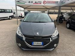 Grigio Usata 2012 Peugeot 208 Due volumi | 5900 € (Buon prezzo)