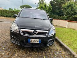 Nero Usata 2007 Opel Zafira Monovolume | 1800 € (Buon prezzo)