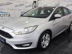 Argento Usata 2015 Ford Focus Titanium S Tre volumi | 8900 € (Buon prezzo)