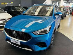 Bianco Nuova 2025 MG ZS Comfort Tre volumi | 17.950 € (Buon prezzo)