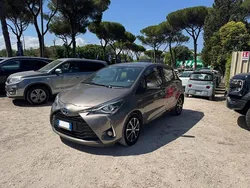 Grigio(met.) Usata 2020 Toyota Yaris Active Tre volumi | 12.500 € (Buon prezzo)