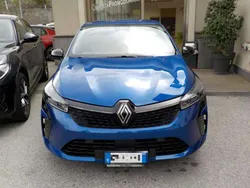 Vari colori Nuova 2024 Renault Clio V Evolution Tre volumi | 15.700 € (Buon prezzo)
