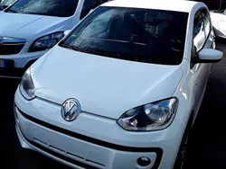 Bianco Usata 2016 VW up! Due volumi | 7500 € (Buon prezzo)