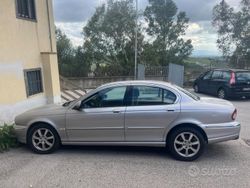 Grigio Usata 2004 Jaguar X-type Executive Tre volumi | 3400 € (Buon prezzo)