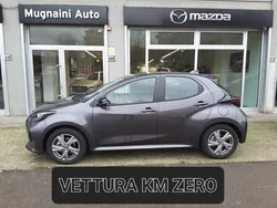 Grigio Nuova 2025 Mazda 2 Center-Line Tre volumi | 18.900 € (Buon prezzo)