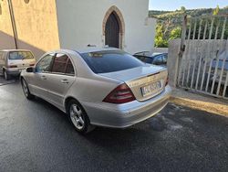 Usata 2004 Mercedes C200 Avantgarde Tre volumi | 3500 € (Molto cara)