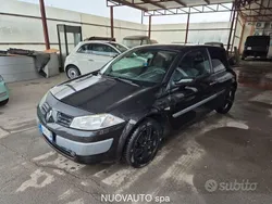 Nero Usata 2004 Renault Mégane II Dynamique Due volumi | 800 €
