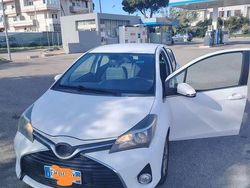 Bianco Usata 2017 Toyota Yaris Active Tre volumi | 9500 € (Buon prezzo)