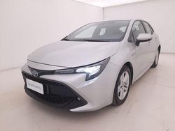 Argento Usata 2022 Toyota Corolla Hybrid Business Edition Tre volumi | 16.790 € (Buon prezzo)