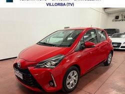 Rosso Usata 2017 Toyota Yaris Hybrid Active Tre volumi | 10.900 € (Buon prezzo)
