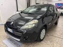 Nero Usata 2009 Renault Clio II Dynamique Tre volumi | 3490 € (Buon prezzo)