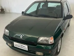 Verde Usata 1993 Renault Clio Tre volumi | 1900 €