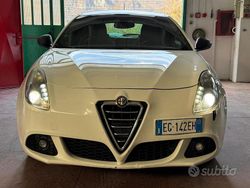 Bianco Usata 2011 Alfa Romeo Giulietta Distinctive Tre volumi | 5200 € (Ottimo prezzo)