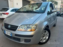 Grigio Usata 2004 Fiat Idea Emotion Monovolume | 1000 € (Buon prezzo)
