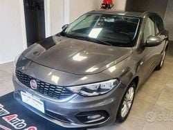 Grigio Usata 2016 Fiat Tipo Opening Edition Tre volumi | 6900 € (Buon prezzo)