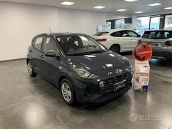 Grigio Usata 2023 Hyundai i10 Due volumi | 12.900 € (Buon prezzo)