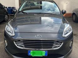Grigio Usata 2018 Ford Fiesta Titanium Due volumi | 9900 € (Buon prezzo)