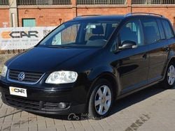 Nero Usata 2004 VW Touran Highline Monovolume | 3490 € (Buon prezzo)