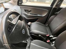 Blu/azzurro Usata 2016 Lancia Ypsilon Silver Due volumi | 6500 € (Super prezzo)