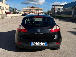 Nero Usata 2010 Renault Mégane Luxe Tre volumi | 3300 € (Buon prezzo)
