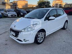 Bianco Usata 2014 Peugeot 208 Active Due volumi | 6499 € (Buon prezzo)