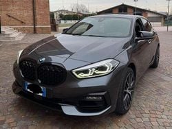 Grigio Usata 2020 BMW 118 Sport Line Due volumi | 22.500 € (Buon prezzo)