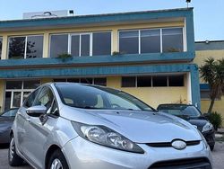 Grigio Usata 2009 Ford Fiesta Titanium Tre volumi | 1800 € (Ottimo prezzo)