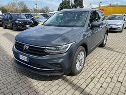 Grigio scuro Usata 2023 VW Tiguan Life SUV | 32.990 € (Buon prezzo)