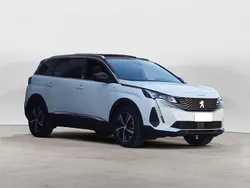 Bianco(met.) Usata 2023 Peugeot 5008 GT Monovolume | 26.990 € (Buon prezzo)