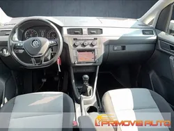 Argento Usata 2019 VW Caddy Comfortline Monovolume | 20.900 € (Buon prezzo)