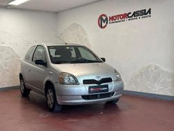 Argento Usata 2002 Toyota Yaris Sol Tre volumi | 1400 € (Buon prezzo)