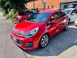Rosso Usata 2016 Kia Rio Tre volumi | 6900 € (Buon prezzo)