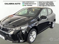 Nero Nuova 2025 Renault Clio V Evolution Tre volumi | 19.900 € (Buon prezzo)