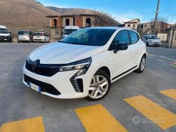 Bianco Usata 2024 Renault Clio V Tre volumi | 16.800 € (Buon prezzo)