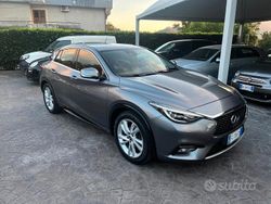 Grigio Usata 2016 Infiniti Q30 Premium Due volumi | 11.900 € (Buon prezzo)